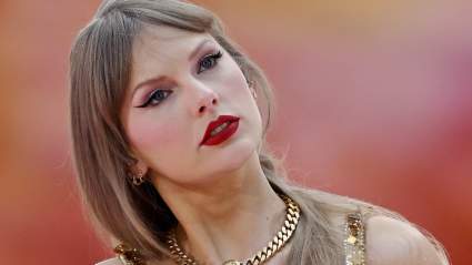 El nuevo sencillo de Taylor Swift reingresa al Hot 100 en una posición sorprendentemente baja mientras se acerca la boda de Kelce.