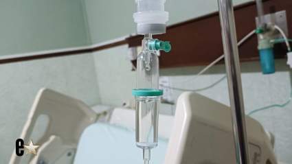 Cantante ganadora del Grammy comparte información tras el aterrador diagnóstico de cáncer de su esposa durante el embarazo.