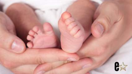 La estrella del country da la bienvenida a su quinto bebé con su esposa
