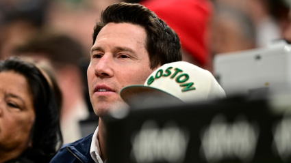 El prospecto número 5 de los Red Sox abandona el partido por una lesión preocupante.