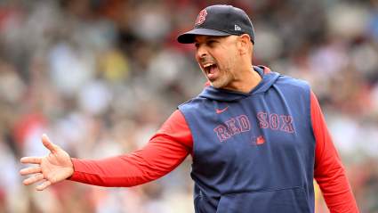 Surgen nuevos detalles sobre la decisión de los Red Sox de despedir a Alex Cora.