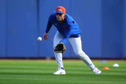 La defensa de Brett Baty, jugador titular de los New York Mets, es un ejemplo de las dificultades iniciales.
