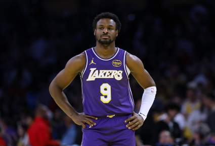 Bronny James, de los Lakers, se enfrenta a especulaciones que podrían poner fin a su carrera.