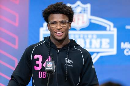 Los Cowboys concretan un intercambio con los Dolphins para subir posiciones y seleccionar a Caleb Downs.