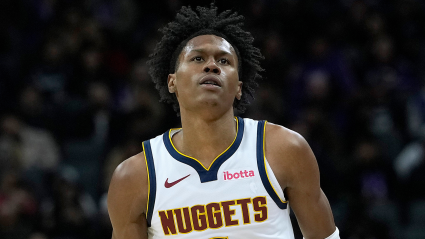 Los Nuggets reciben una importante actualización sobre la lesión de Peyton Watson tras la victoria en el primer partido contra los Timberwolves.
