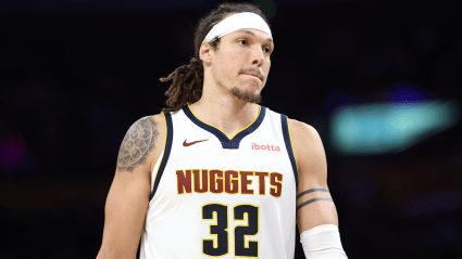 Aaron Gordon, de los Nuggets, responde a Jaden McDaniels con cuatro palabras.