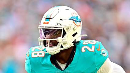 Los Bears reciben información confidencial sobre el posible traspaso del corredor de los Dolphins, De'Von Achane.