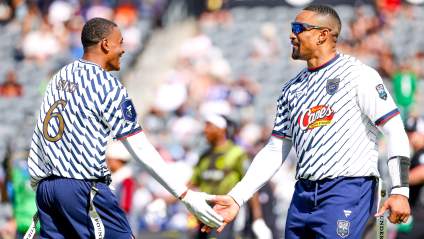 Jalen Hurts y DeVonta Smith se ponen en contacto con el receptor que buscan los Eagles antes del Draft.