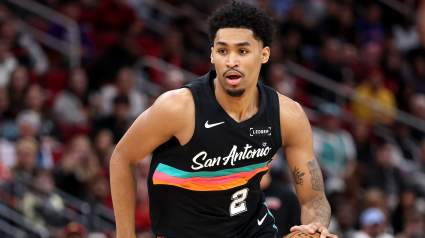 Los Spurs reciben noticias inesperadas sobre Dylan Harper tras la victoria en el quinto partido contra los Blazers.