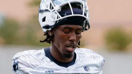 Los Buccaneers se despiden de un receptor abierto de 1,98 m y 95 kg.