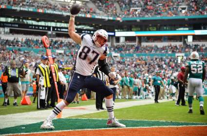 Los fanáticos de los Patriots votan para que el ala cerrada Rob Gronkowski ingrese al Salón de la Fama.