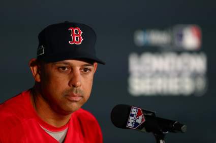 Los Boston Red Sox anuncian un cambio en su plantilla antes del partido contra los Brewers.