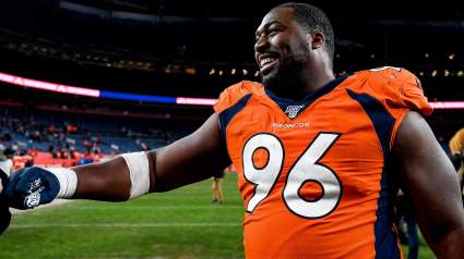 El ex titular de los Broncos en 16 partidos firma con un aspirante al título de la NFC.