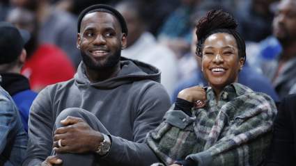 LeBron James hace una emotiva confesión sobre su retiro y lo que su familia merece.