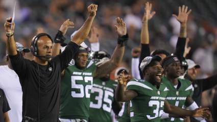 El corredor Michael Carter se convierte en el duodécimo exjugador de los Jets en unirse a Robert Saleh de los Titans.