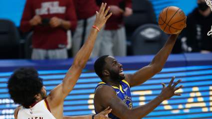 Draymond Green califica a Jarrett Allen de "blando".