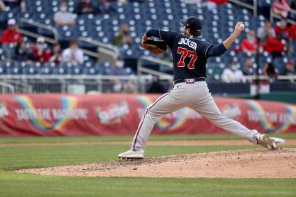 Los Mets llegan a un acuerdo con el lanzador campeón de la Serie Mundial de los Bravos.