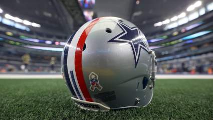 Un jugador con potencial para el Draft de la NFL se instala en las instalaciones de los Cowboys para entrenar.