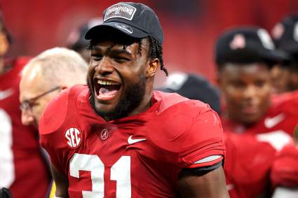 Una leyenda de Alabama se convierte en el jugador no mariscal de campo mejor pagado en la historia de la NFL.