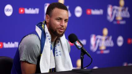Stephen Curry habla abiertamente sobre la química con Kristaps Porzingis tras su regreso contra los Rockets.