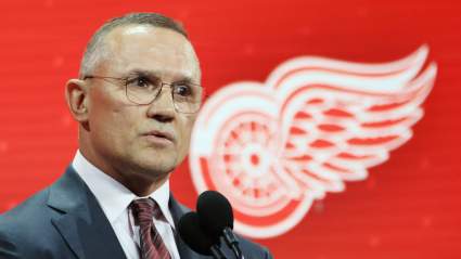 El gerente general de los Red Wings critica a los jugadores tras el colapso de final de temporada.