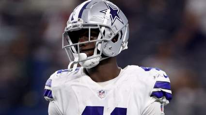 Detienen a un jugador defensivo de los Cowboys por cargos de drogas.