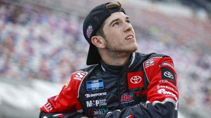 NASCAR: Chandler Smith termina cuarto y luego es descalificado en Rockingham Speedway.