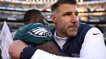 El entrenador en jefe de los Patriots, Mike Vrabel, aborda las especulaciones sobre el traspaso de AJ Brown tras el último informe viral.