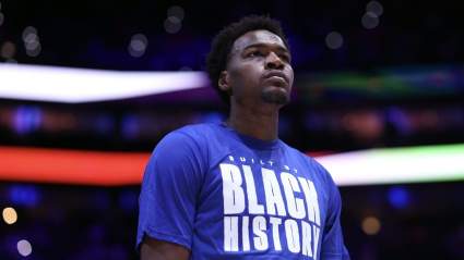 El ex pívot de los 76ers hace historia en el último partido de la temporada de la NBA de los Pistons contra los Pacers.