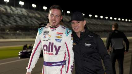 Jeff Gordon comenta sobre el regreso de Alex Bowman a la NASCAR.
