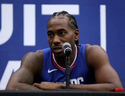 Los LA Clippers anuncian el estado de Kawhi Leonard para el partido contra los Warriors.