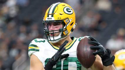 Los Packers se enfrentan a un problema contractual de 14 millones de dólares con Lukas Van Ness: Analista