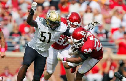 Los Cowboys incorporan al ala defensiva Malachi Lawrence con la selección número 20 del draft.