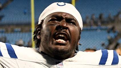 Los Vikings fichan a un ex liniero defensivo de los Colts de 145 kilos en la agencia libre.