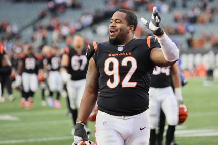Un mensaje críptico de BJ Hill genera especulaciones sobre Dexter Lawrence.