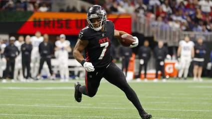 Bijan Robinson, de los Falcons, rompe el silencio sobre la situación de James Pearce Jr.