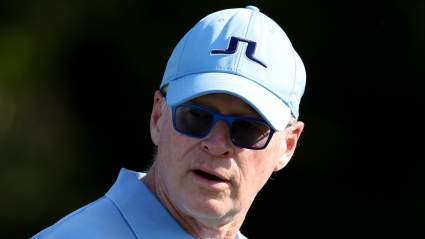 Los Maple Leafs entrevistan a un exjugador profesional de póker para el puesto de gerente general.