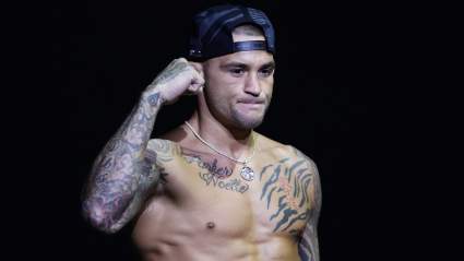 Dustin Poirier está interesado en el boxeo, pero su contrato con la UFC está resultando problemático.