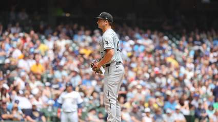 Los Dodgers deciden cortar a dos lanzadores en medio de un inicio de temporada complicado.