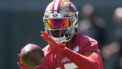 Un ex receptor de los 49ers es nombrado el mejor agente libre disponible.