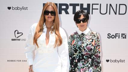 Khloé Kardashian y Kris Jenner organizan la celebración de Pascua definitiva.