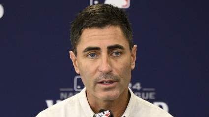 Los Padres de San Diego intercambian un lanzador y adquieren a un diestro dos veces All-Star para reforzar su rotación.
