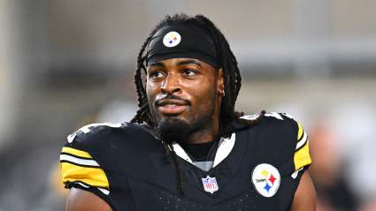 El exjugador de los Steelers, Najee Harris, completa su visita como agente libre a un rival de la AFC.