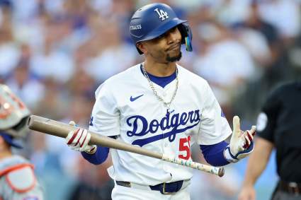 Médico deportivo emite comunicado tras la lesión sufrida por la estrella de los Dodgers, Mookie Betts.