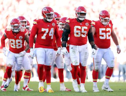 Los Atlanta Falcons fichan al ex liniero ofensivo de los Chiefs, Jawaan Taylor, con un contrato de 6 millones de dólares como reemplazo de Kaleb McGary.