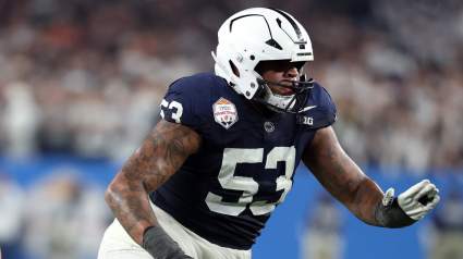 Eric DeCosta corrige el error de los Ravens en el draft al fichar al capitán del equipo.
