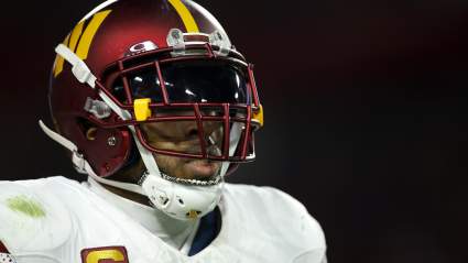 Brian Schottenheimer insinúa que los Cowboys buscan un linebacker estrella en el mercado de agentes libres.