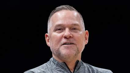Se revela el enorme salario de Michael Malone en Carolina del Norte.