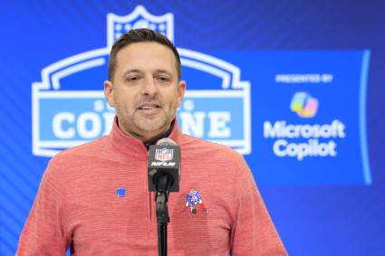 Los Patriots añaden a un liniero ofensivo de la SEC a su radar previo al draft: Informe