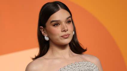 Se anuncian novedades sobre la carrera de la mayor Hailee Steinfeld tras el nacimiento de su bebé.